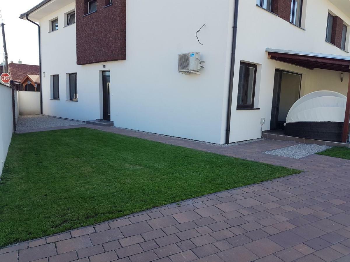 Apartment J&D Dunajska Streda Ngoại thất bức ảnh