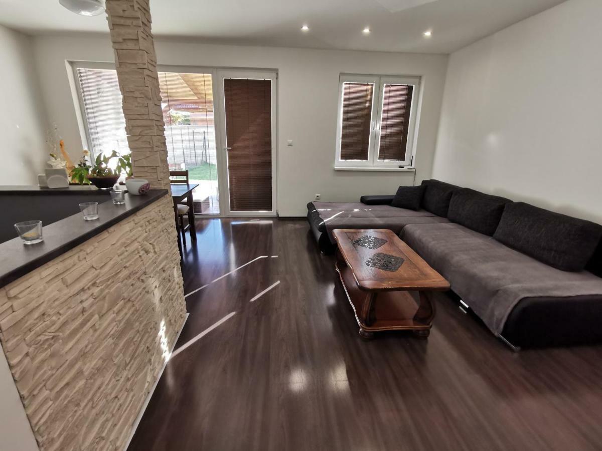 Apartment J&D Dunajska Streda Ngoại thất bức ảnh