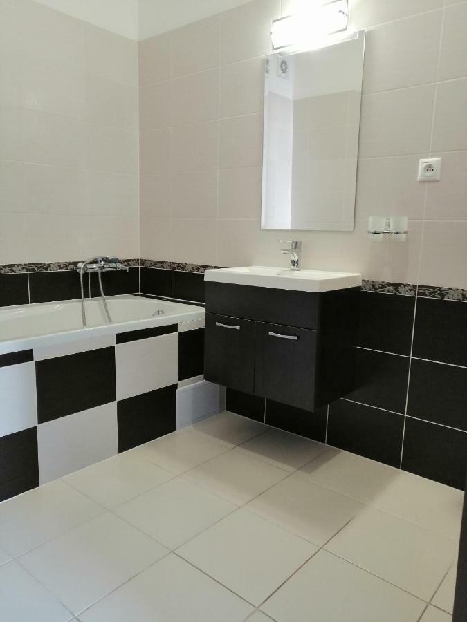 Apartment J&D Dunajska Streda Ngoại thất bức ảnh